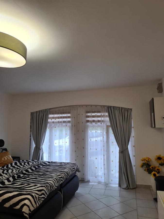 Varlak Apartmans ✷ ✷ ✷ Siofok Bagian luar foto