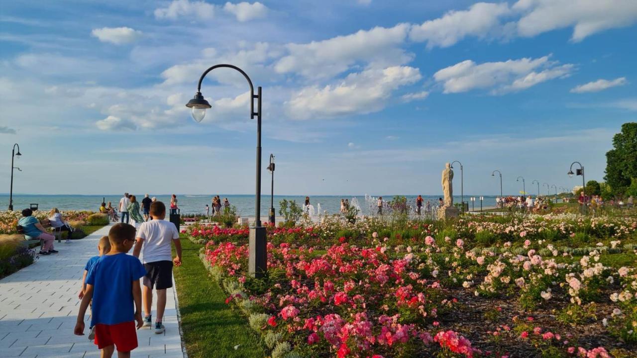 Varlak Apartmans ✷ ✷ ✷ Siofok Bagian luar foto